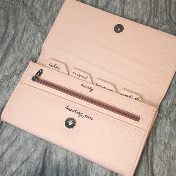 Pink passport wallet - Picture 2 of 3